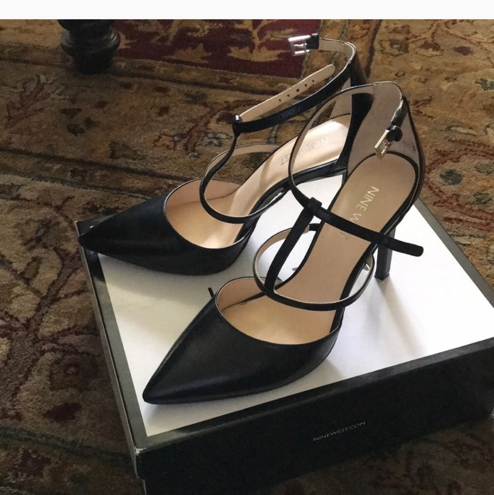 Amazing nine west strappy pumps